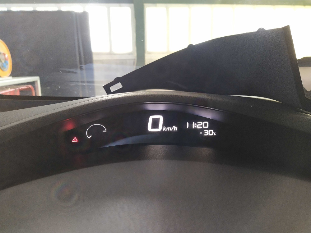 Spoofing temperature reports in a Nissan Leaf