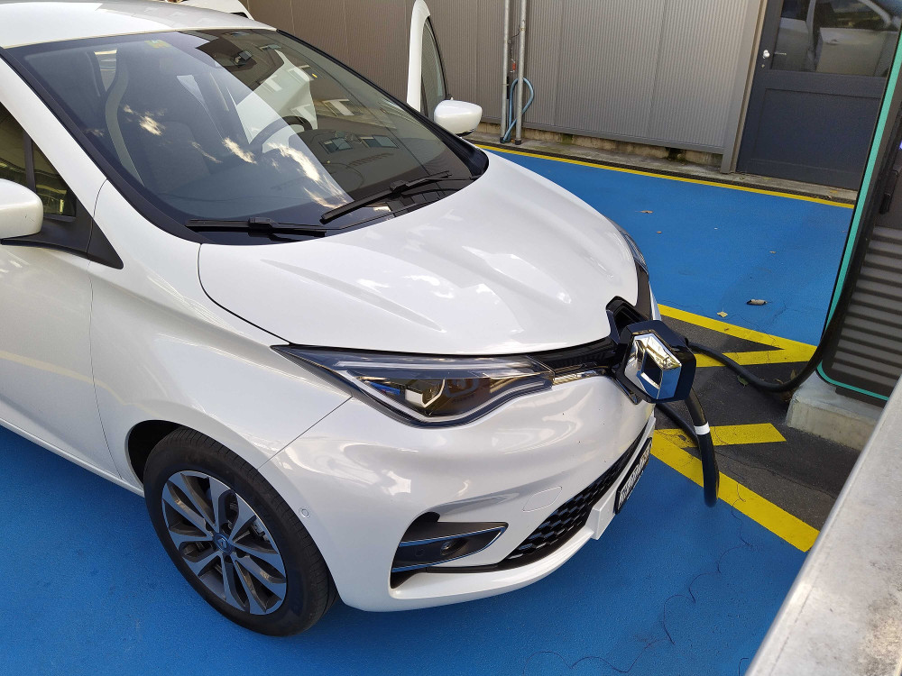 Fast-charging a Renault Zoe